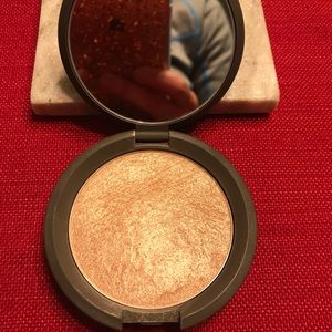 BECCA OPAL HIGHLIGHTER